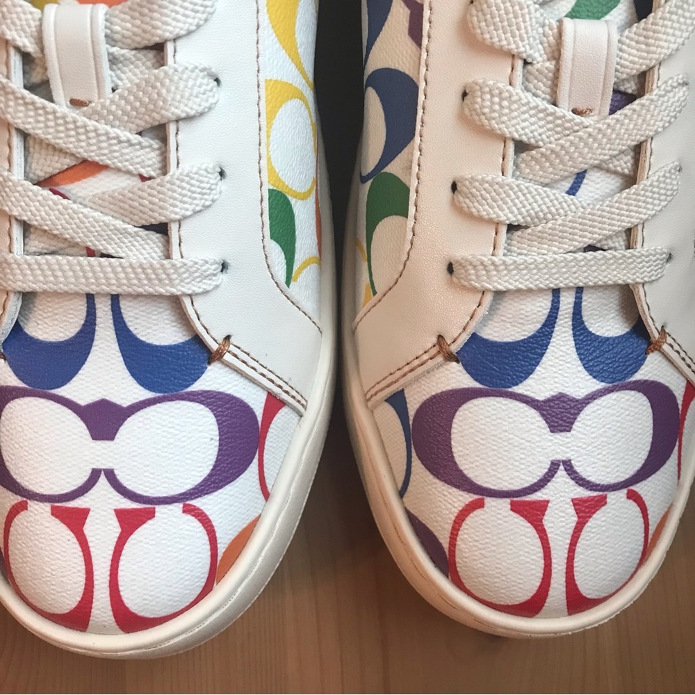 🌈 Coach Clip Low Top Sneaker In Rainbow Signature Canvas - Picture 12 of 16
